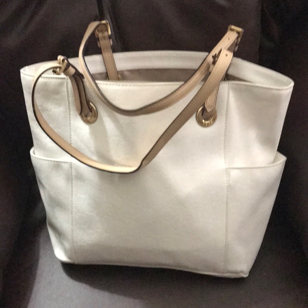 Michael Kors Jet Set Signature Tote